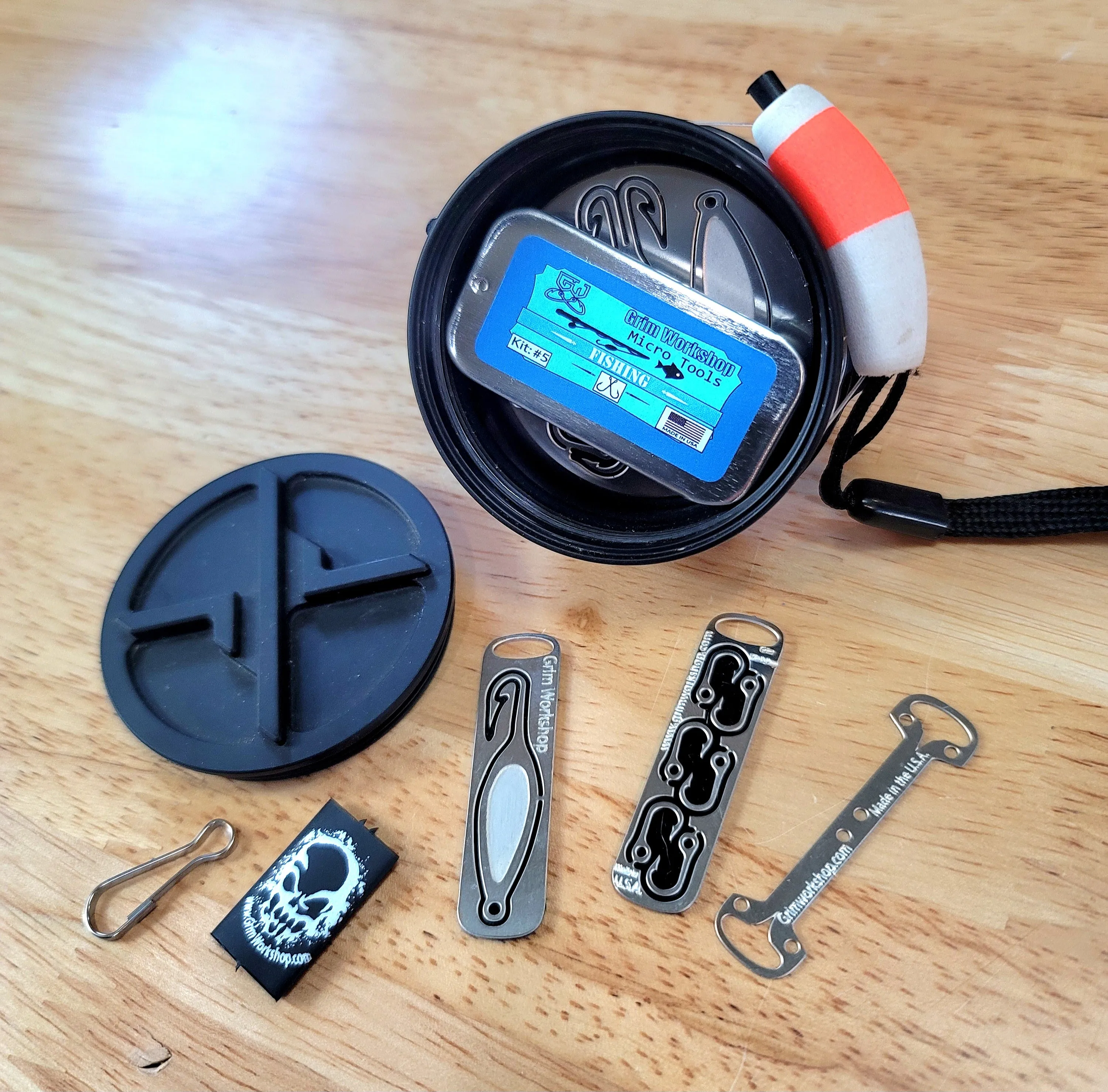 Micro Fishing Kit : Micro Size Emergency Fishing Kit